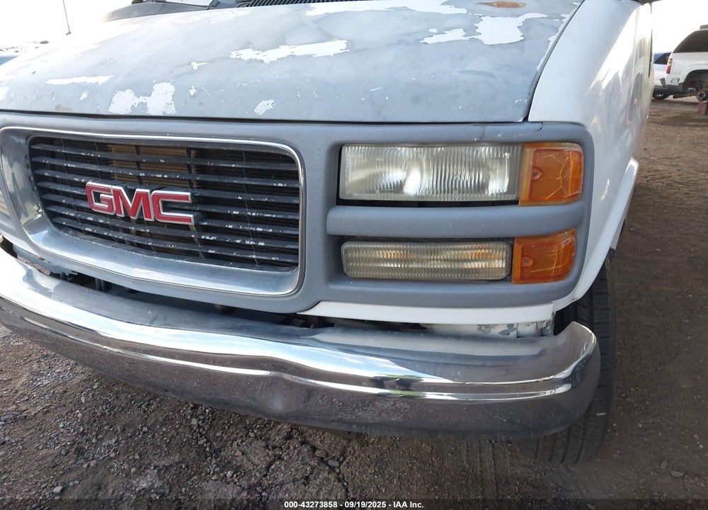 1998 GMC SAVANA STANDARD VIN: 1GJHG39RXW1037117