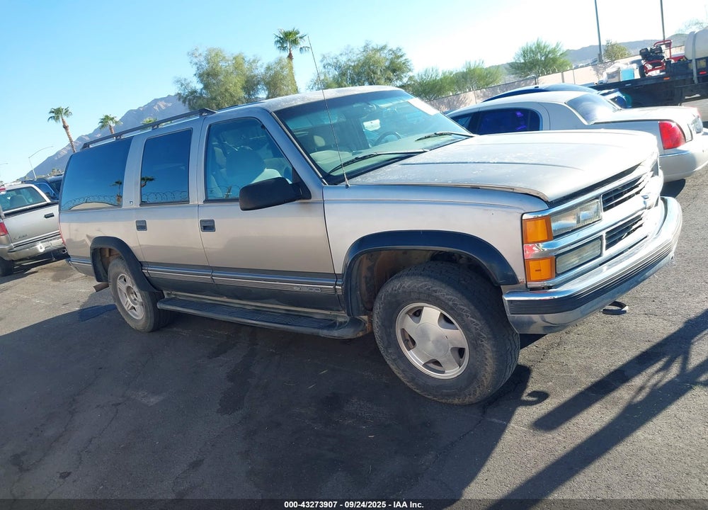 1999 CHEVROLET SUBURBAN 1500 LT VIN: 1GNFK16R0XJ387063