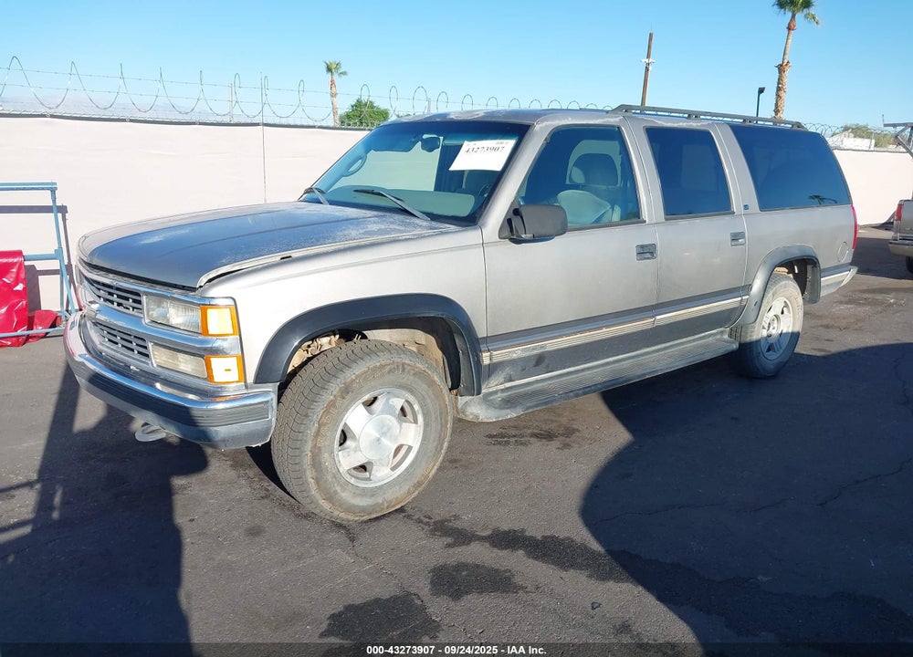 1999 CHEVROLET SUBURBAN 1500 LT VIN: 1GNFK16R0XJ387063