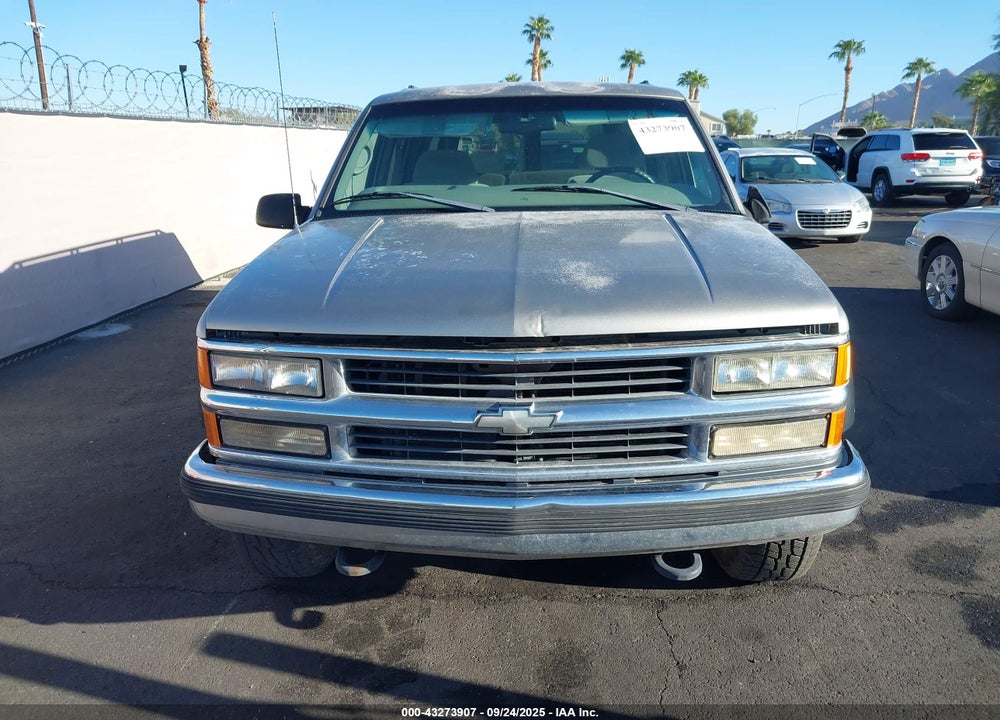 1999 CHEVROLET SUBURBAN 1500 LT VIN: 1GNFK16R0XJ387063