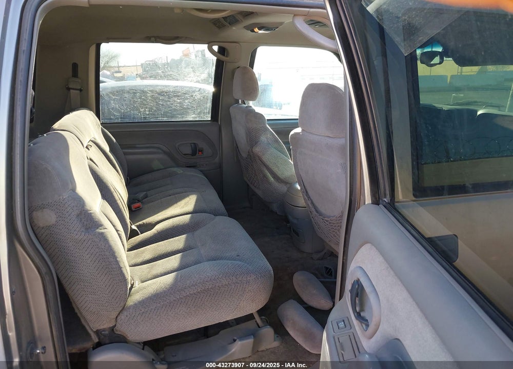 1999 CHEVROLET SUBURBAN 1500 LT VIN: 1GNFK16R0XJ387063