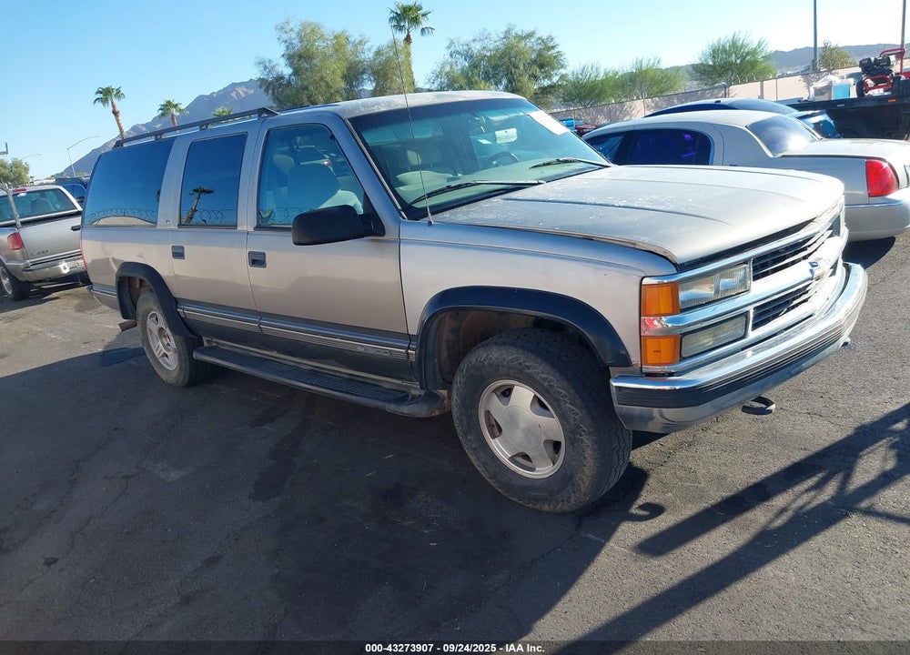 1999 CHEVROLET SUBURBAN 1500 LT VIN: 1GNFK16R0XJ387063