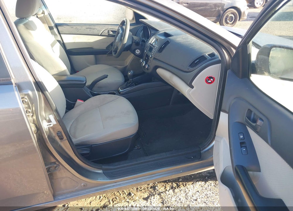 2011 KIA FORTE VIN: KNAFU4A26B5453287