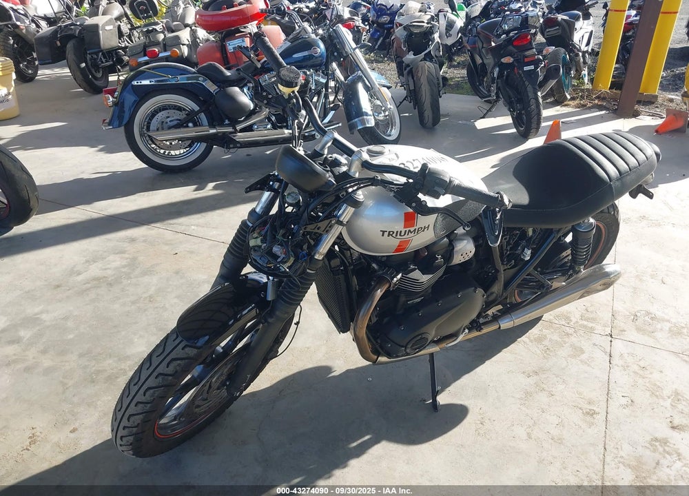 2016 TRIUMPH MOTORCYCLE STREET TWIN VIN: SMTD31GN7GT742759