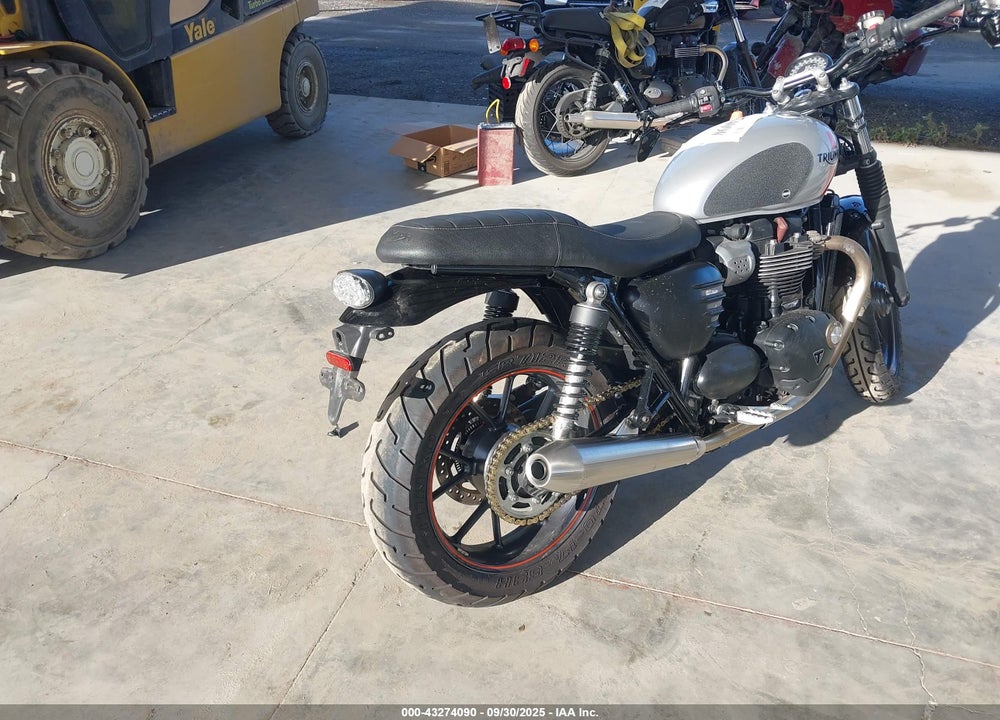 2016 TRIUMPH MOTORCYCLE STREET TWIN VIN: SMTD31GN7GT742759