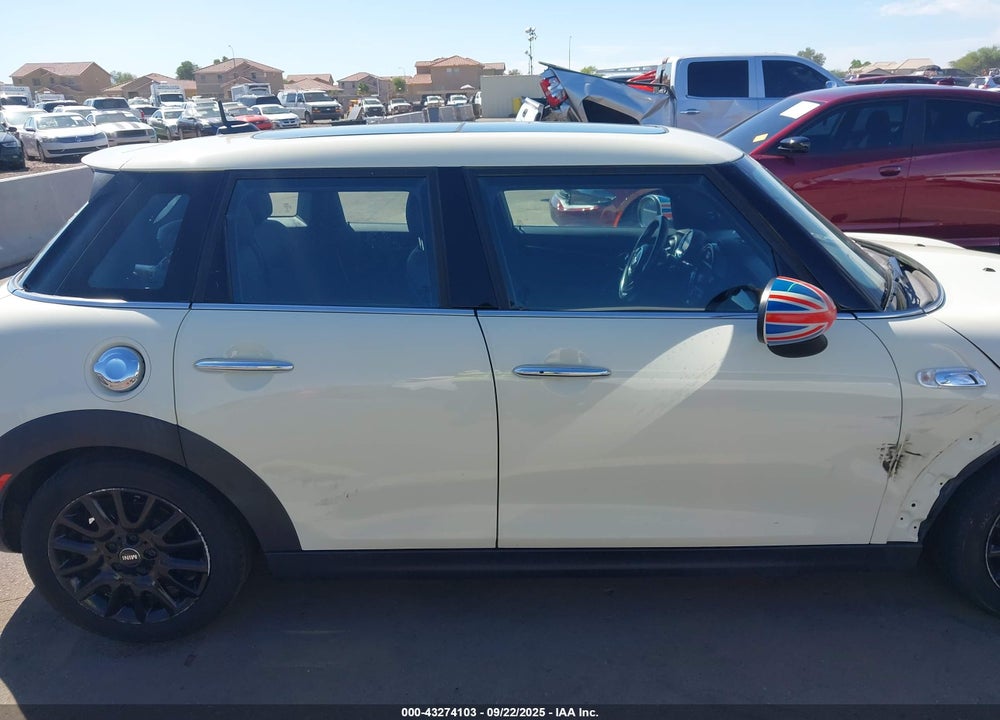 2016 MINI HARDTOP VIN: WMWXU3C5XG2B62955