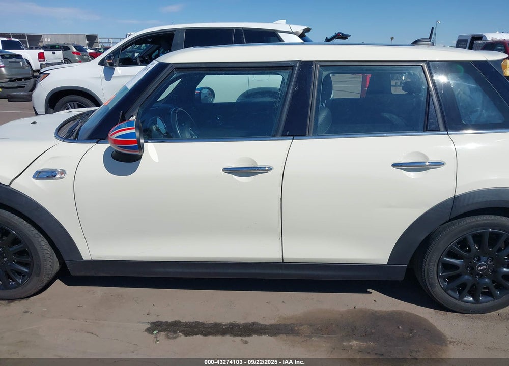 2016 MINI HARDTOP VIN: WMWXU3C5XG2B62955