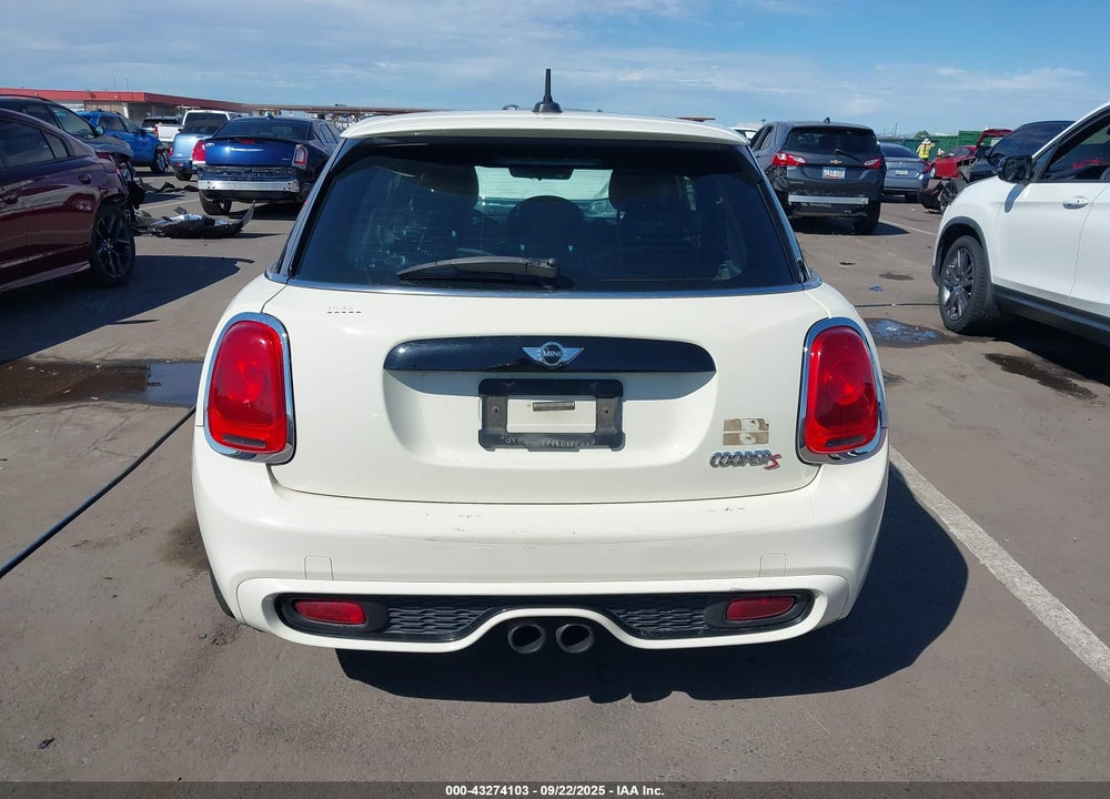 2016 MINI HARDTOP VIN: WMWXU3C5XG2B62955