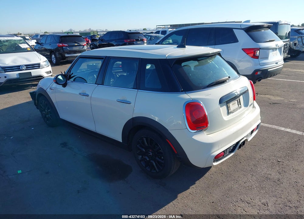 2016 MINI HARDTOP VIN: WMWXU3C5XG2B62955