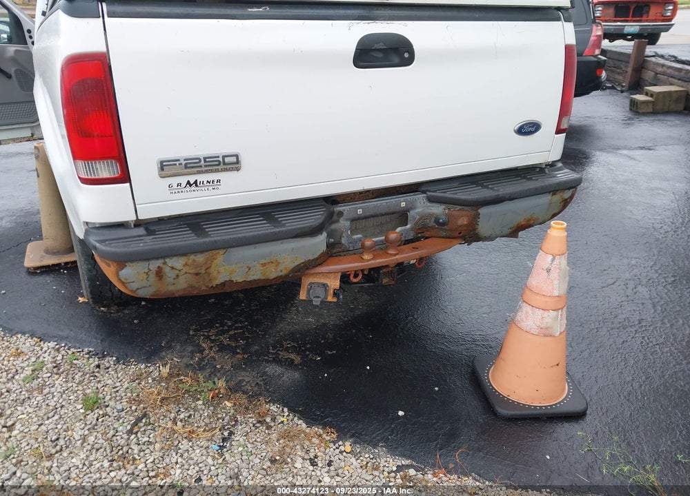 2006 FORD F-250 VIN: 1FTNF20566ED61157