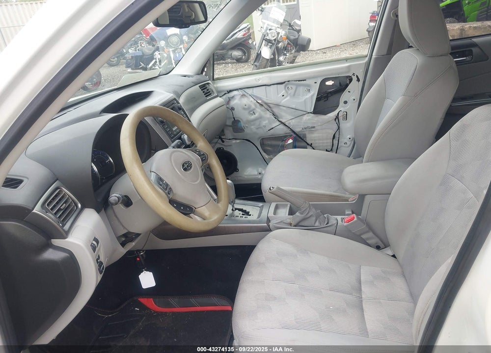 2013 SUBARU FORESTER 2.5X PREMIUM VIN: JF2SHADC7DH442178
