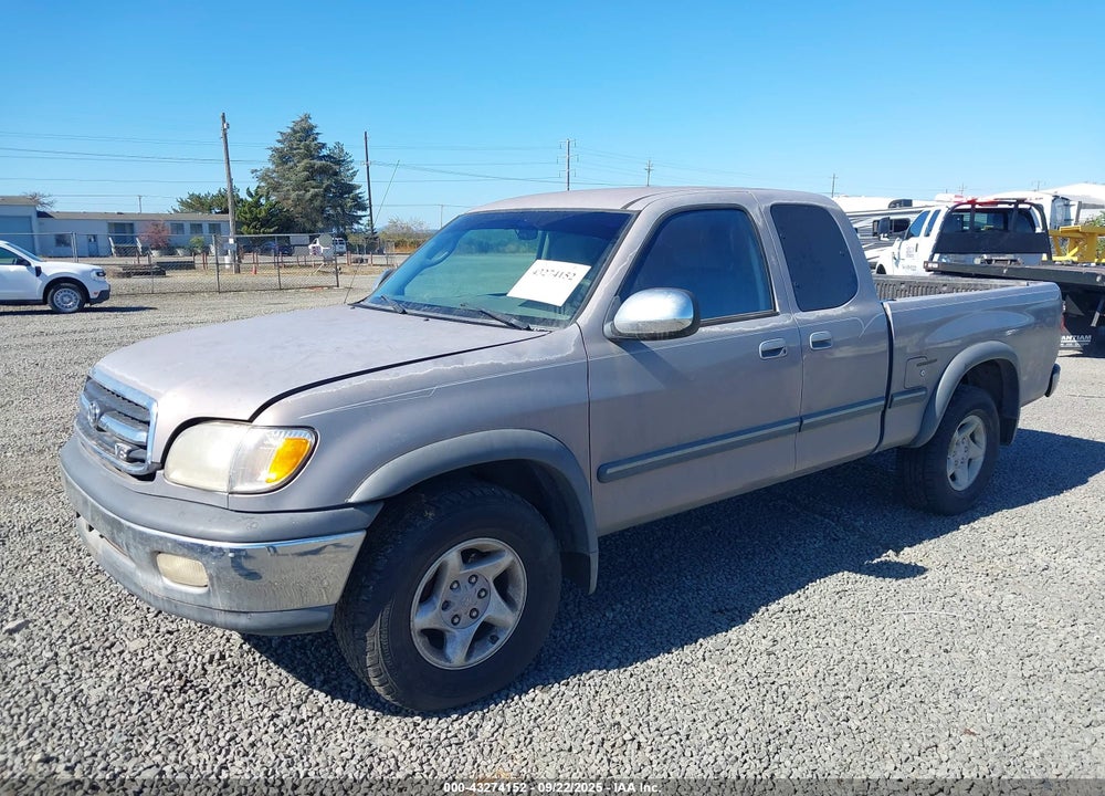 2000 TOYOTA TUNDRA SR5 V8 VIN: 5TBRT341XYS034788