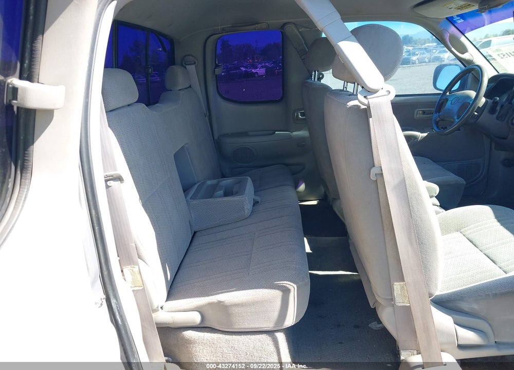 2000 TOYOTA TUNDRA SR5 V8 VIN: 5TBRT341XYS034788