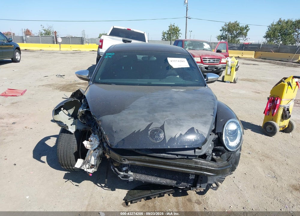 2013 VOLKSWAGEN BEETLE COUPE 2.5L FENDER EDITION VIN: 3VWJP7AT5DM694279