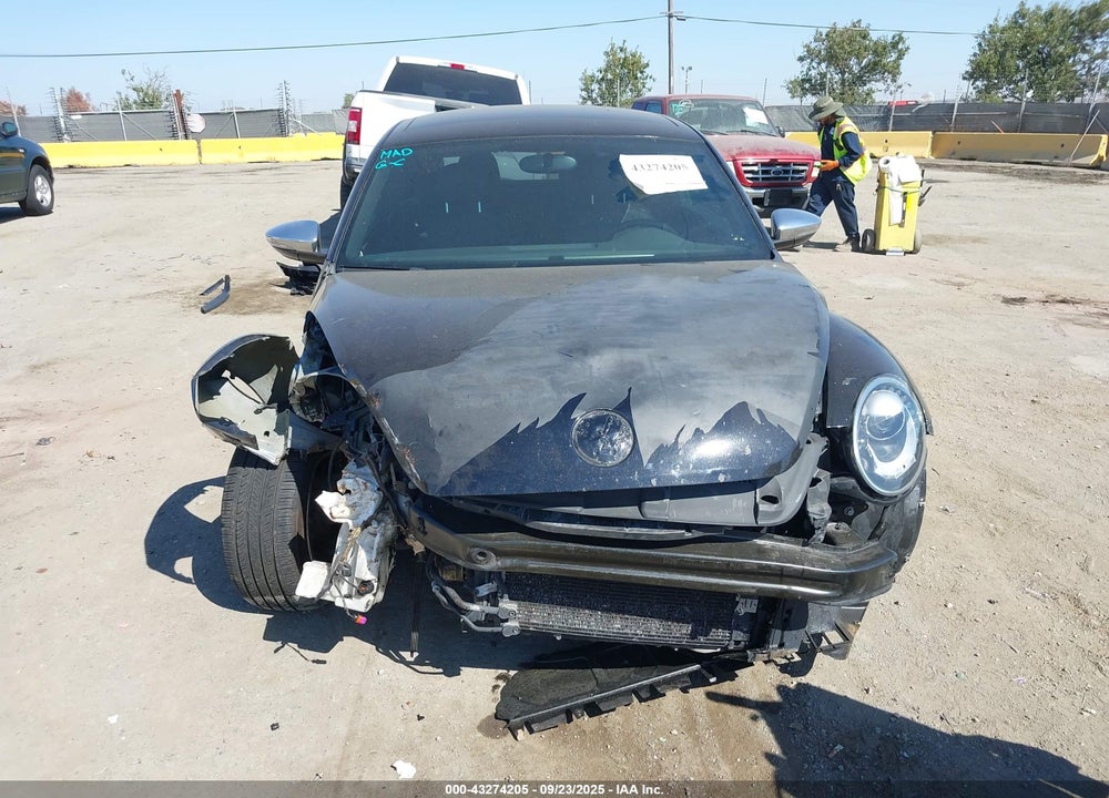 2013 VOLKSWAGEN BEETLE COUPE 2.5L FENDER EDITION VIN: 3VWJP7AT5DM694279
