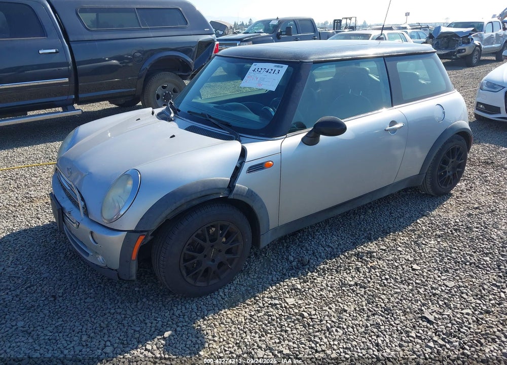2006 MINI COOPER VIN: WMWRC33566TK67106