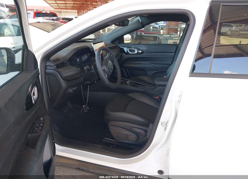 2025 JEEP COMPASS LATITUDE 4X4 VIN: 3C4NJDBN0ST592217