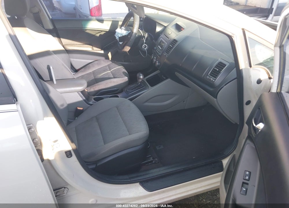 2015 KIA FORTE LX VIN: KNAFK4A67F5325123