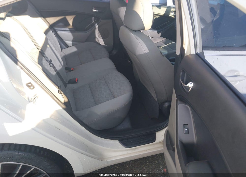 2015 KIA FORTE LX VIN: KNAFK4A67F5325123