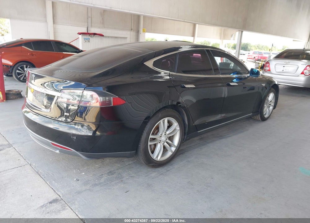 2014 TESLA MODEL S VIN: 5YJSA1H13EFP36447