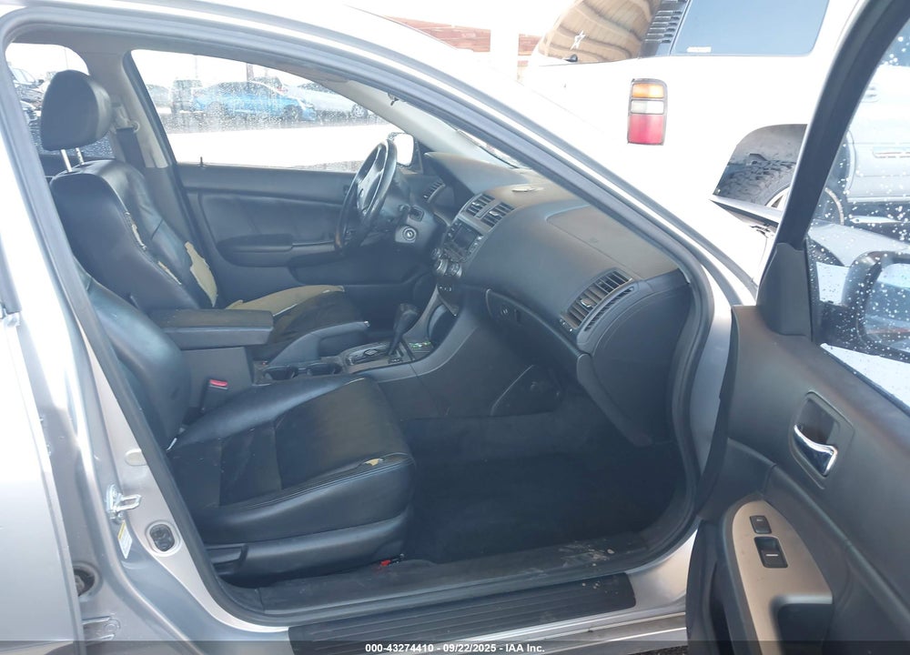 2003 HONDA ACCORD 2.4 EX VIN: JHMCM56603C032037
