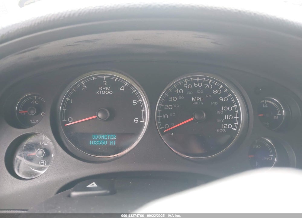 2011 CHEVROLET TAHOE VIN: 1GNSKAE02BR194988