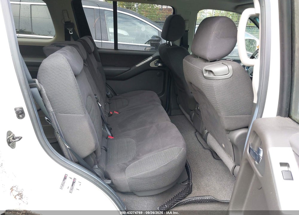 2006 NISSAN PATHFINDER SE VIN: 5N1AR18U96C608237
