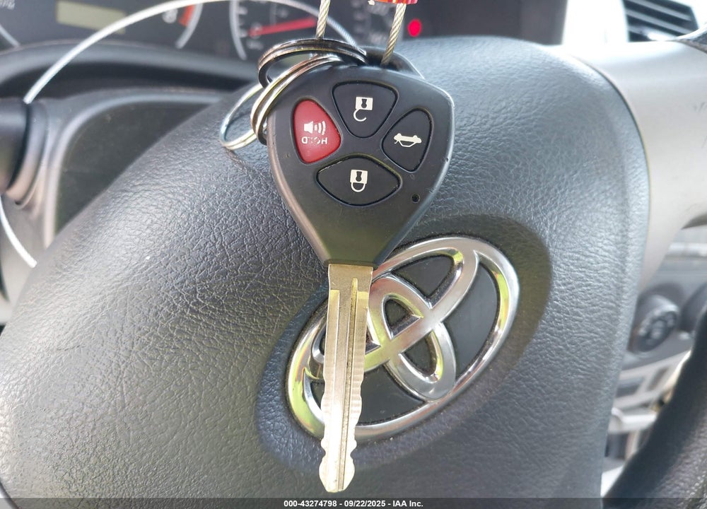 2011 TOYOTA COROLLA LE VIN: 2T1BU4EE9BC586442