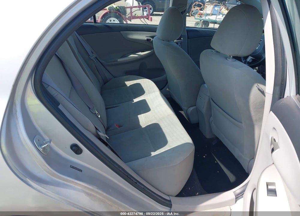 2011 TOYOTA COROLLA LE VIN: 2T1BU4EE9BC586442