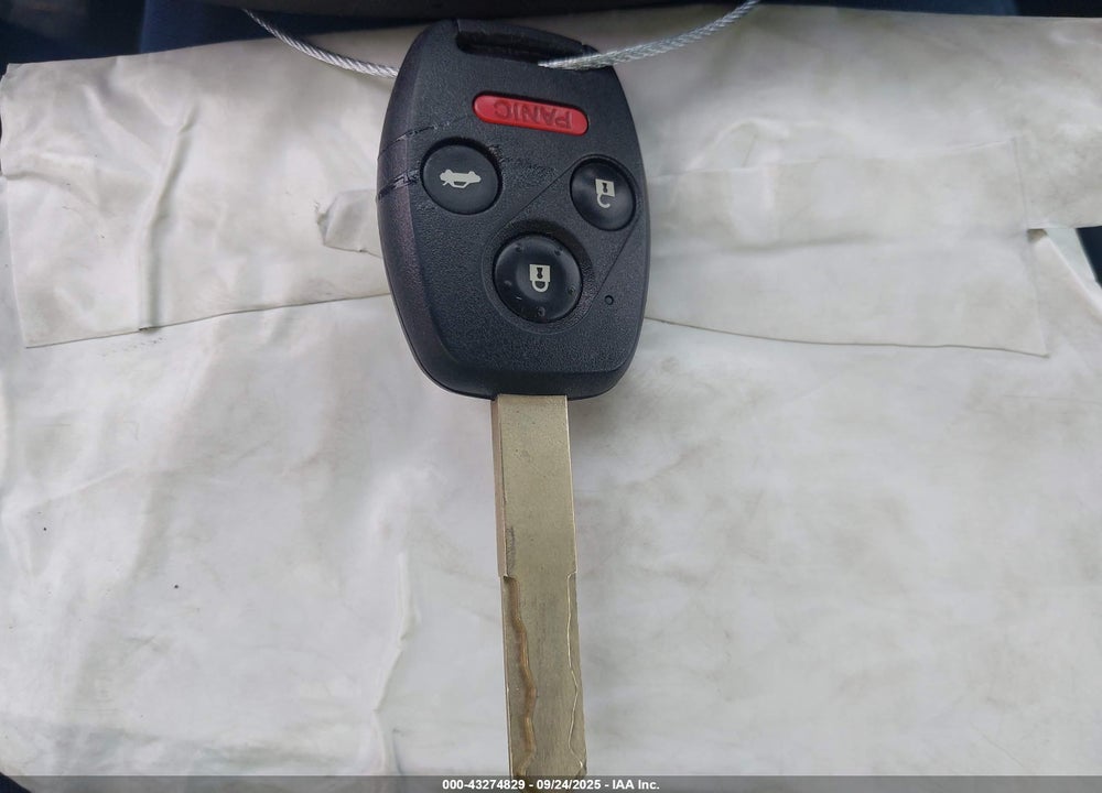2011 HONDA ACCORD VIN: 1HGCP2F35BA058108