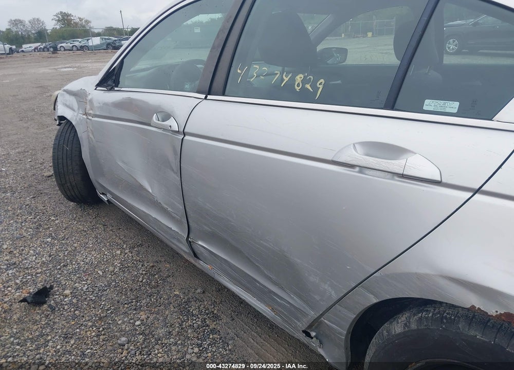 2011 HONDA ACCORD VIN: 1HGCP2F35BA058108