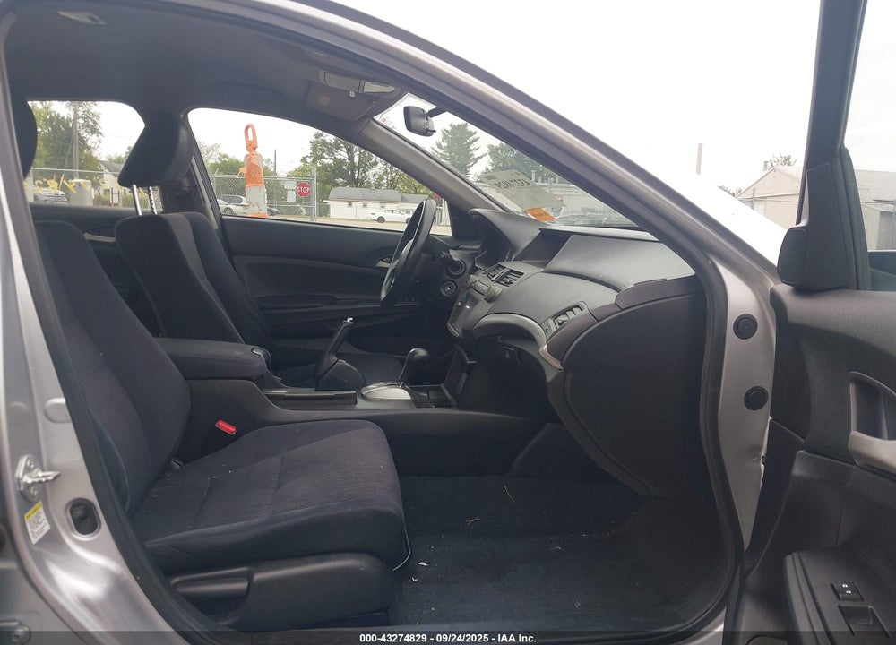 2011 HONDA ACCORD VIN: 1HGCP2F35BA058108
