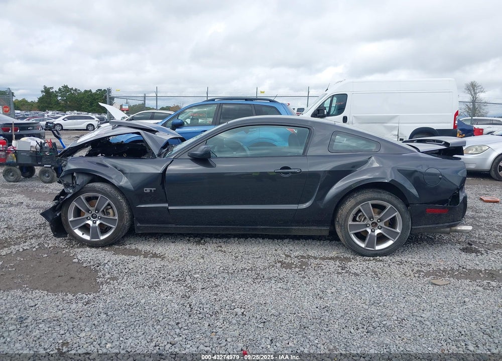 2008 FORD MUSTANG VIN: 1ZVHT82H685175733