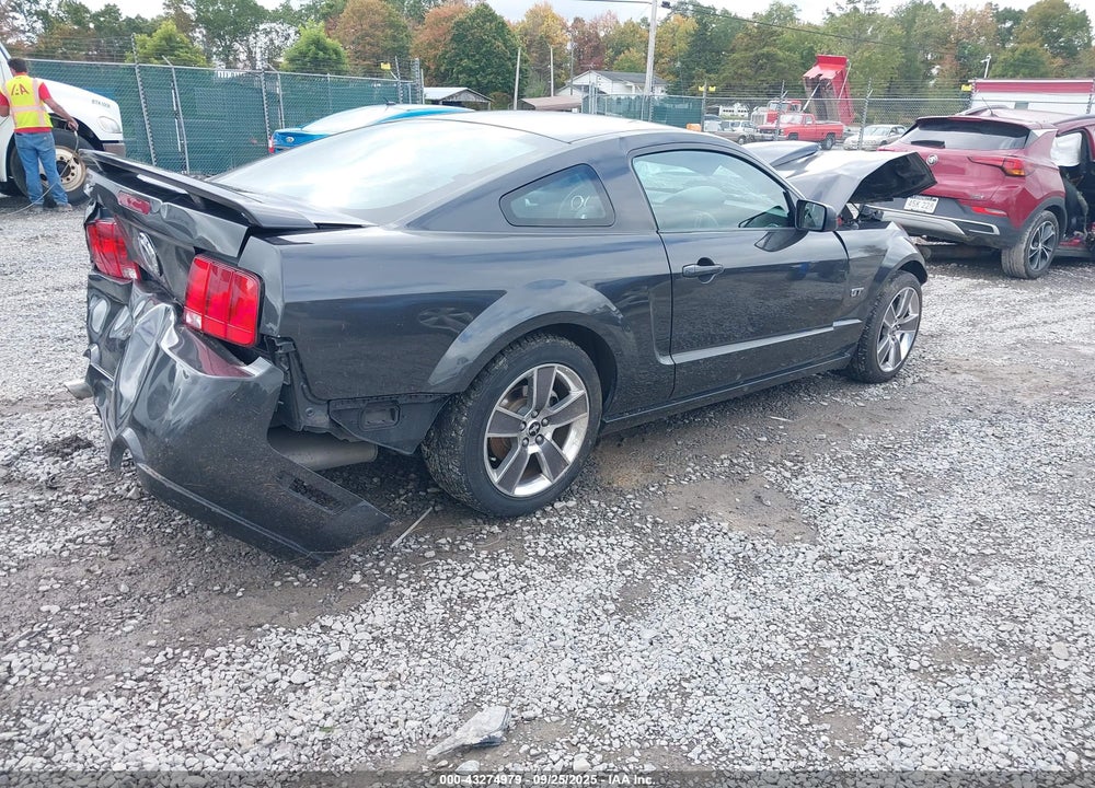 2008 FORD MUSTANG VIN: 1ZVHT82H685175733