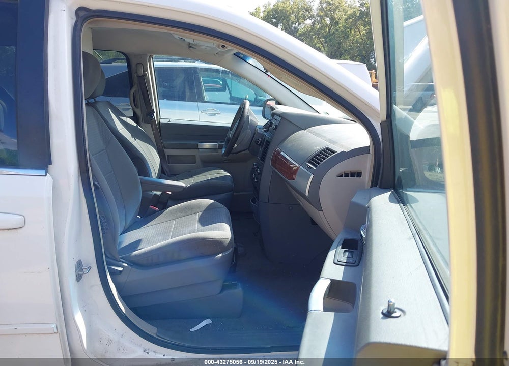 2008 CHRYSLER TOWN & COUNTRY TOURING VIN: 2A8HR54P68R765382