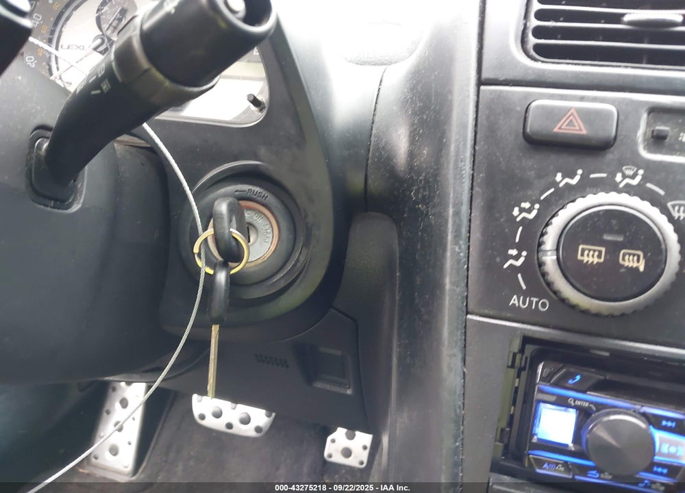 2002 LEXUS IS 300 VIN: JTHBD192X20061882