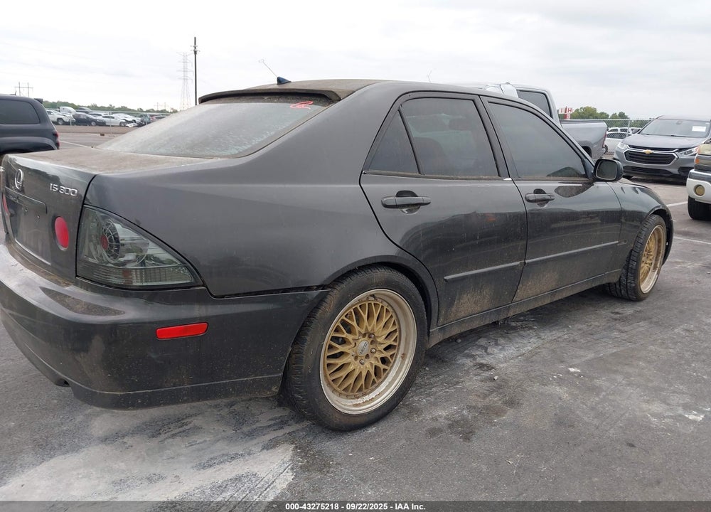 2002 LEXUS IS 300 VIN: JTHBD192X20061882