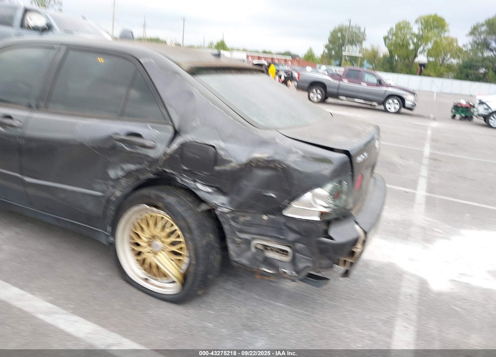 2002 LEXUS IS 300 VIN: JTHBD192X20061882