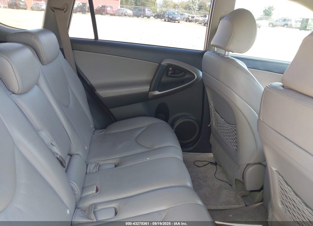 2007 TOYOTA RAV4 VIN: JTMBD31VX75077710