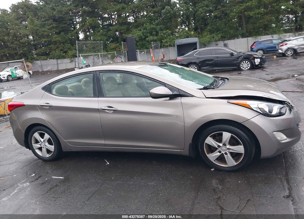 2012 HYUNDAI ELANTRA VIN: 5NPDH4AE1CH092867