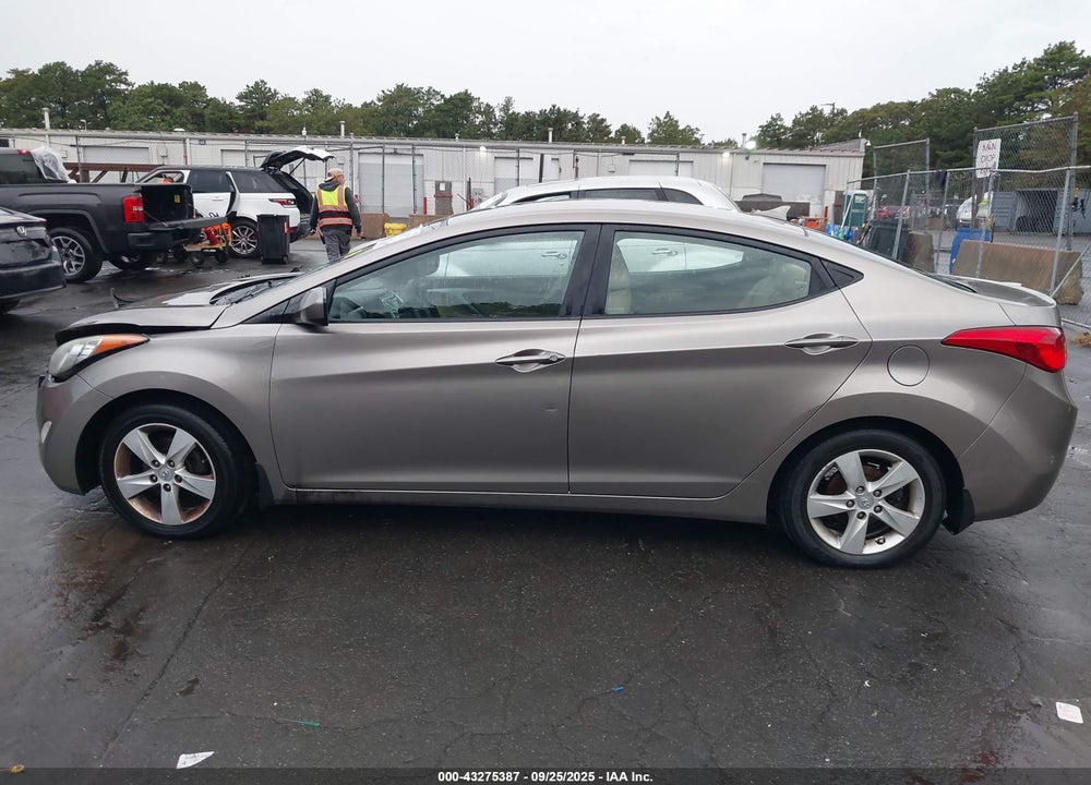 2012 HYUNDAI ELANTRA VIN: 5NPDH4AE1CH092867