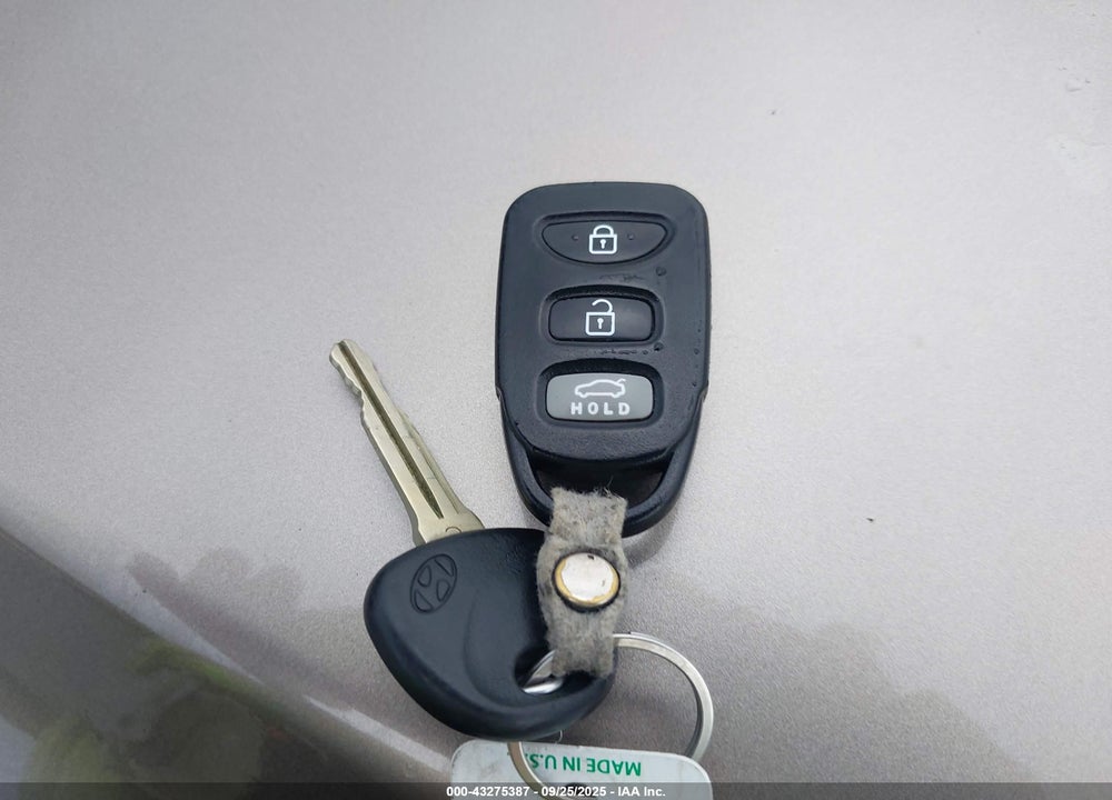 2012 HYUNDAI ELANTRA VIN: 5NPDH4AE1CH092867