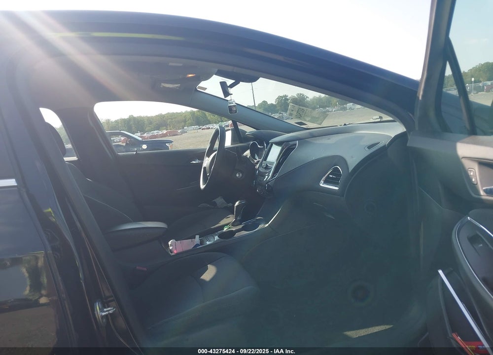 2019 CHEVROLET CRUZE VIN: 1G1BE5SM9K7124181
