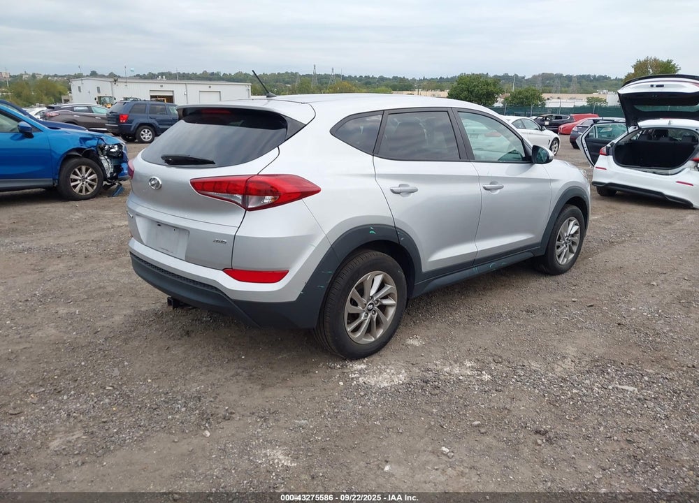 2018 HYUNDAI TUCSON SE VIN: KM8J2CA48JU818227