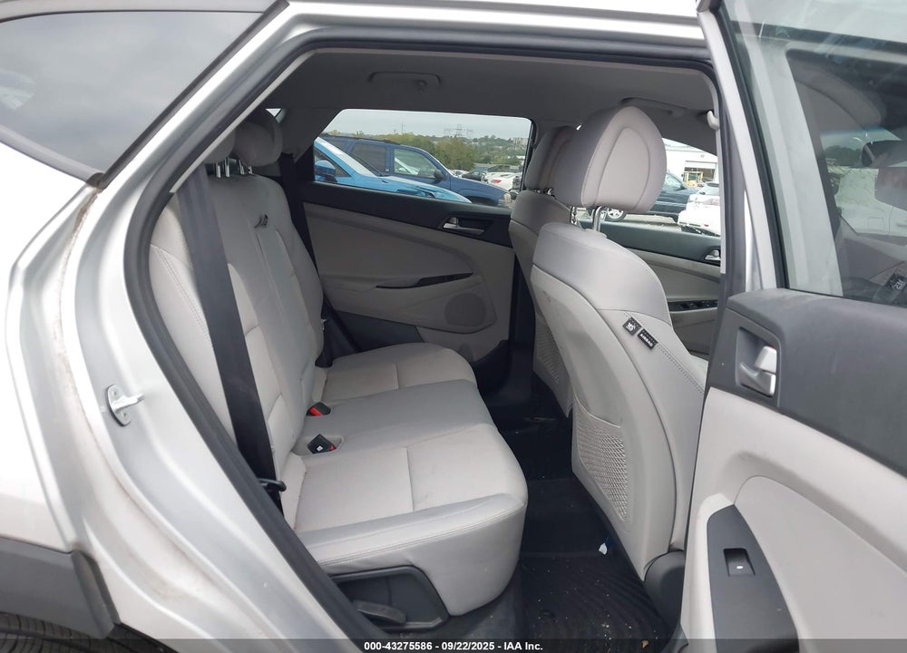 2018 HYUNDAI TUCSON SE VIN: KM8J2CA48JU818227