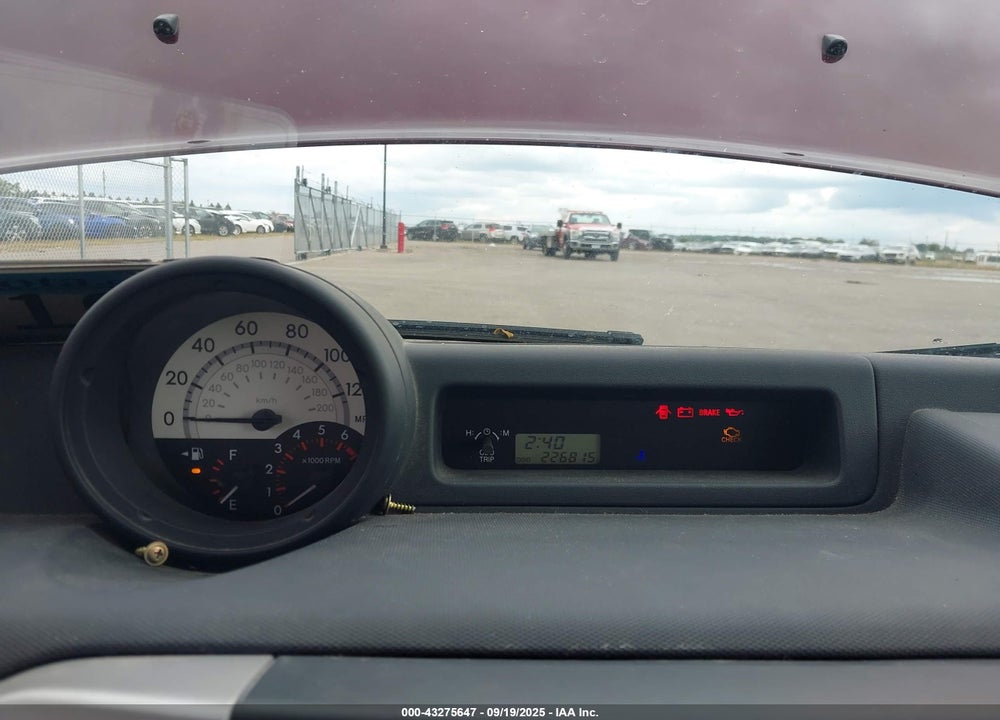 2005 SCION XB VIN: JTLKT334950176055