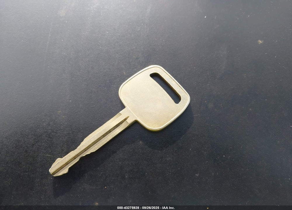 2001 TOYOTA CELICA VIN: JTDDY32T010049428
