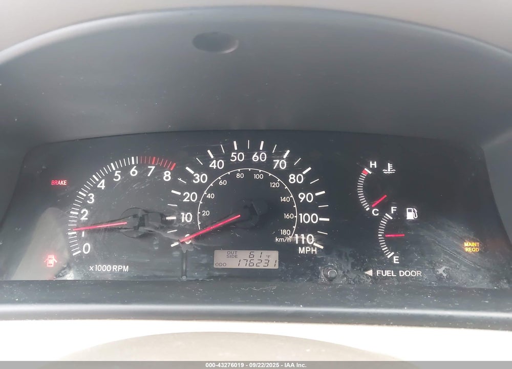 2005 TOYOTA COROLLA LE VIN: 1NXBR32E45Z435530