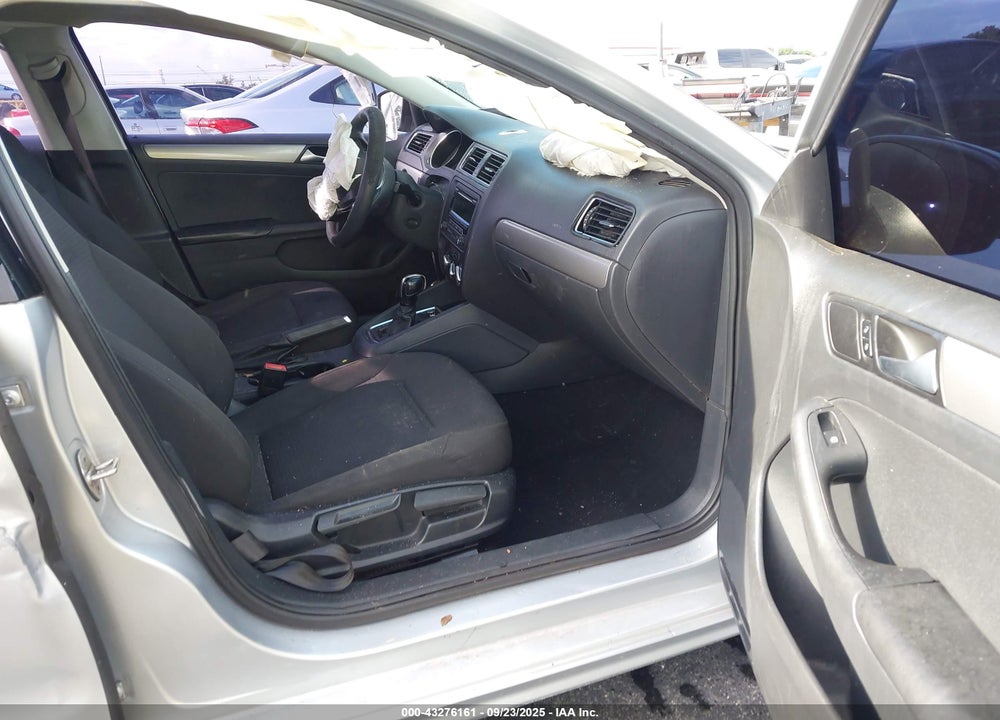 2015 VOLKSWAGEN JETTA VIN: 3VWD17AJ9FM329829
