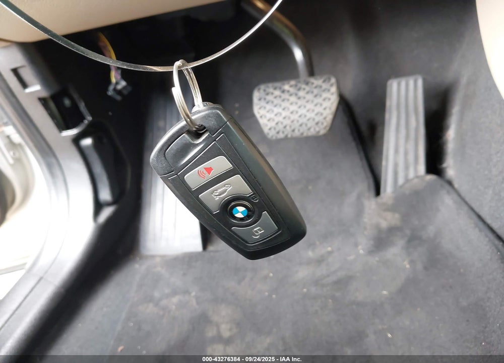 2016 BMW X3 VIN: 5UXWX9C58G0D80637